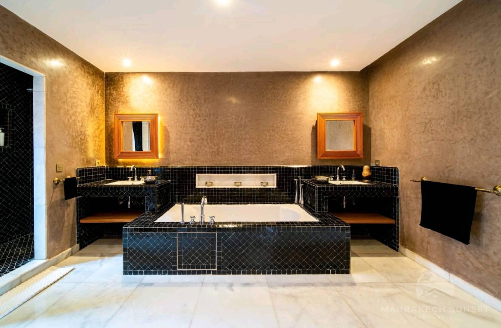 Luxury Villa Riad with pool for Sale in Marrakech