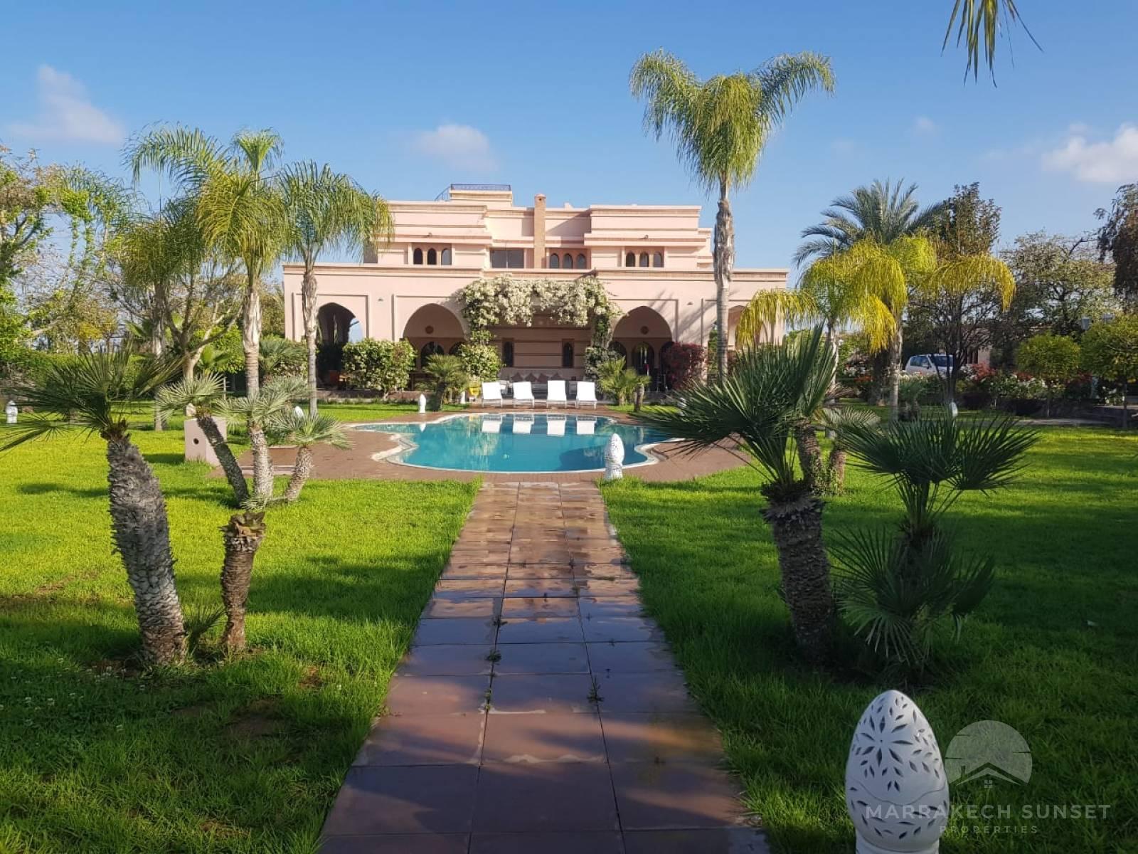 Luxury villa for sale with the view of the Atlas Mountains marrakech