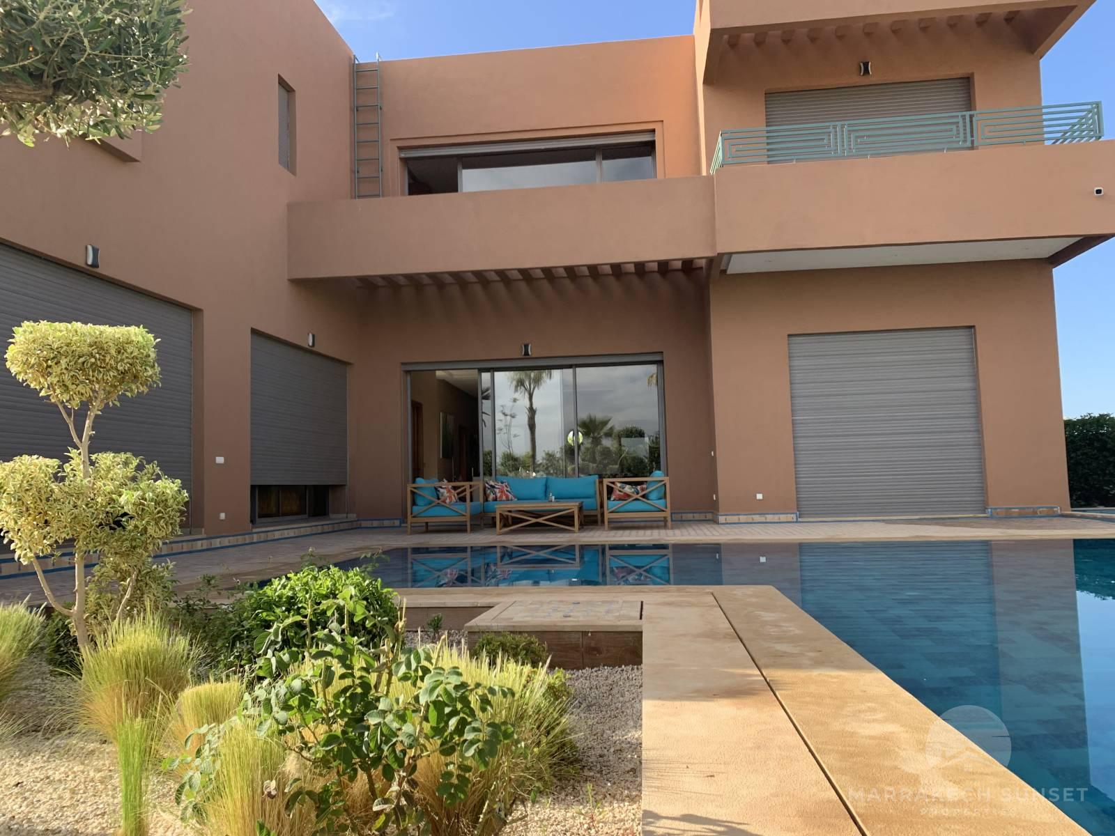 Spacious Luxury Villa with Moroccan Charm and Contemporary Elegance in Prestigious Golf Resort – Marrakech
