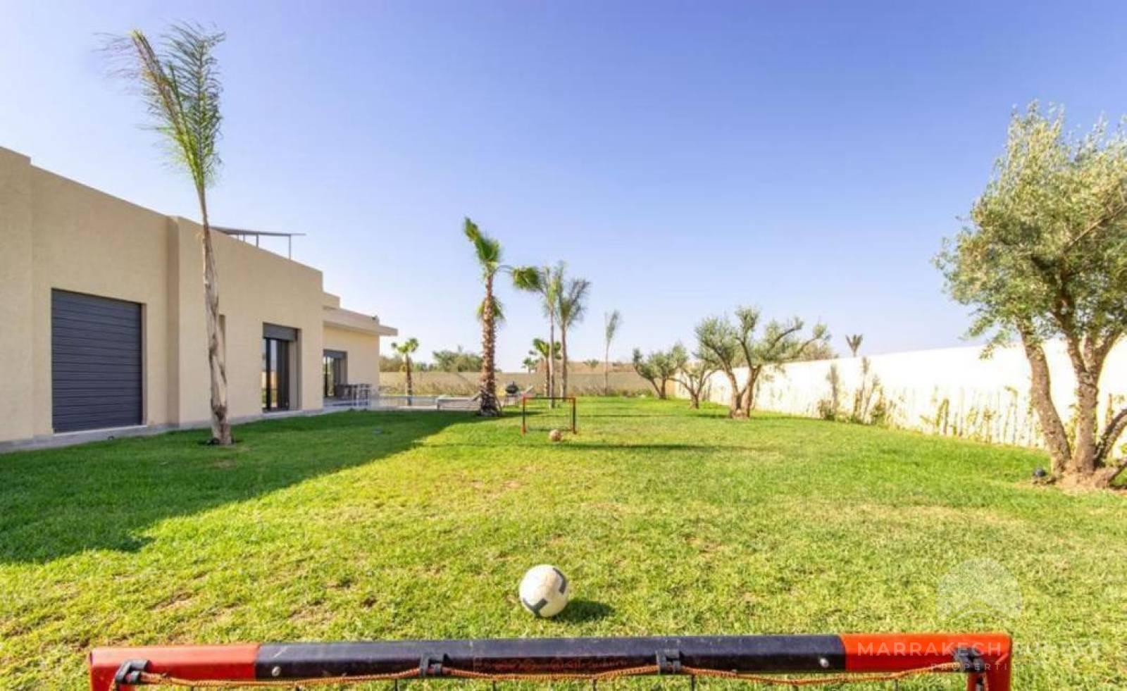 villa for sale with pool marrakech