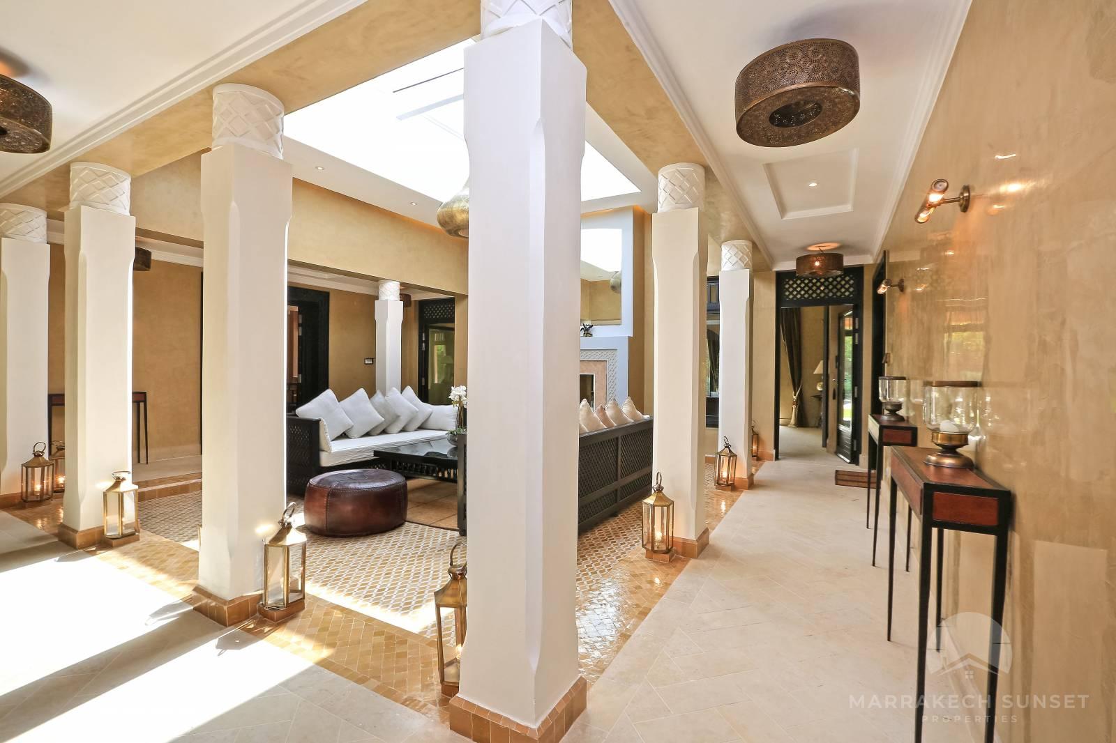 Élégant Riad style villa de 03 Chambres à vendre dans le complexe résidentiel de luxe The Four Seasons Marrakech.