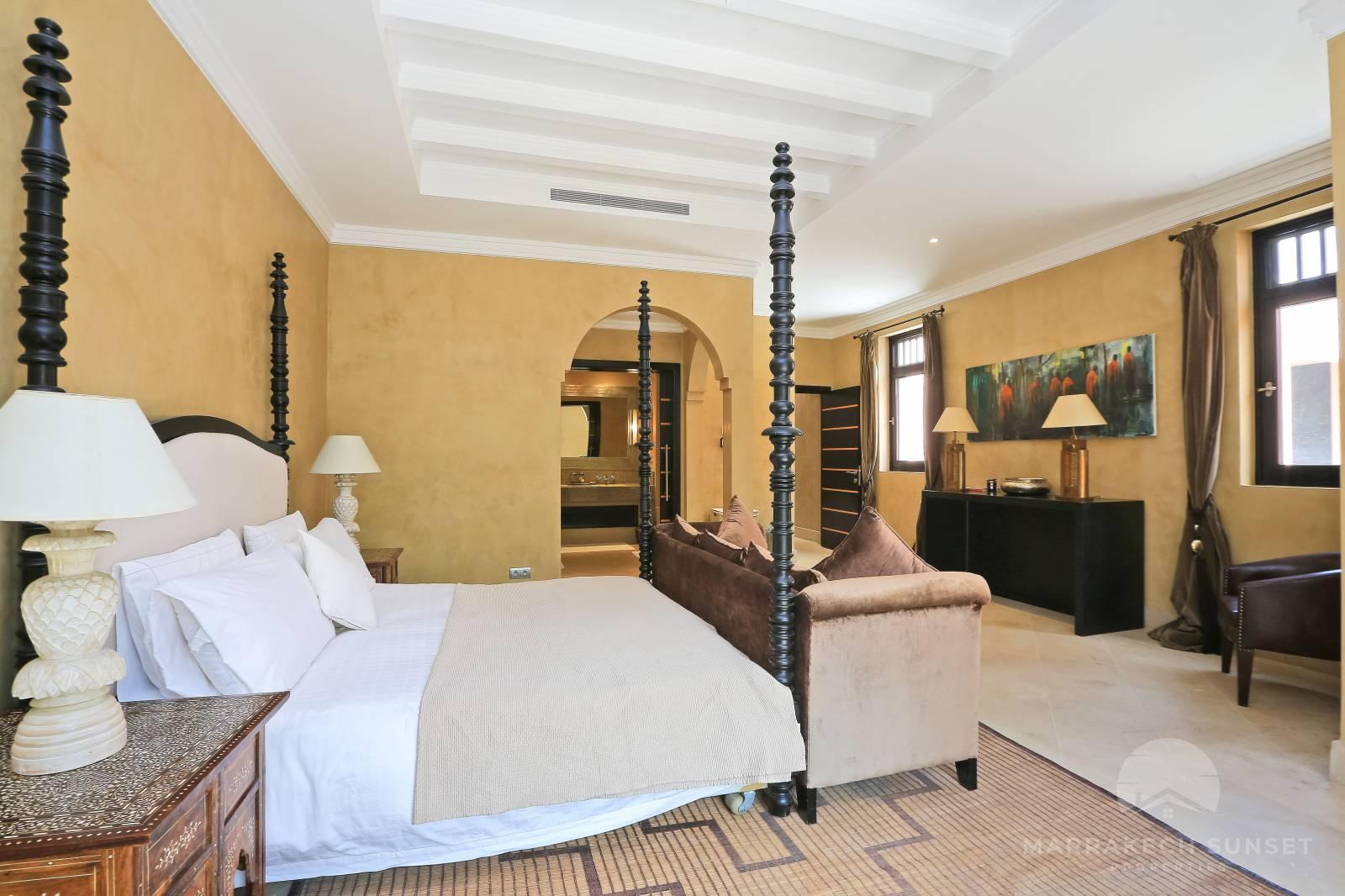 Élégant Riad style villa de 03 Chambres à vendre dans le complexe résidentiel de luxe The Four Seasons Marrakech.