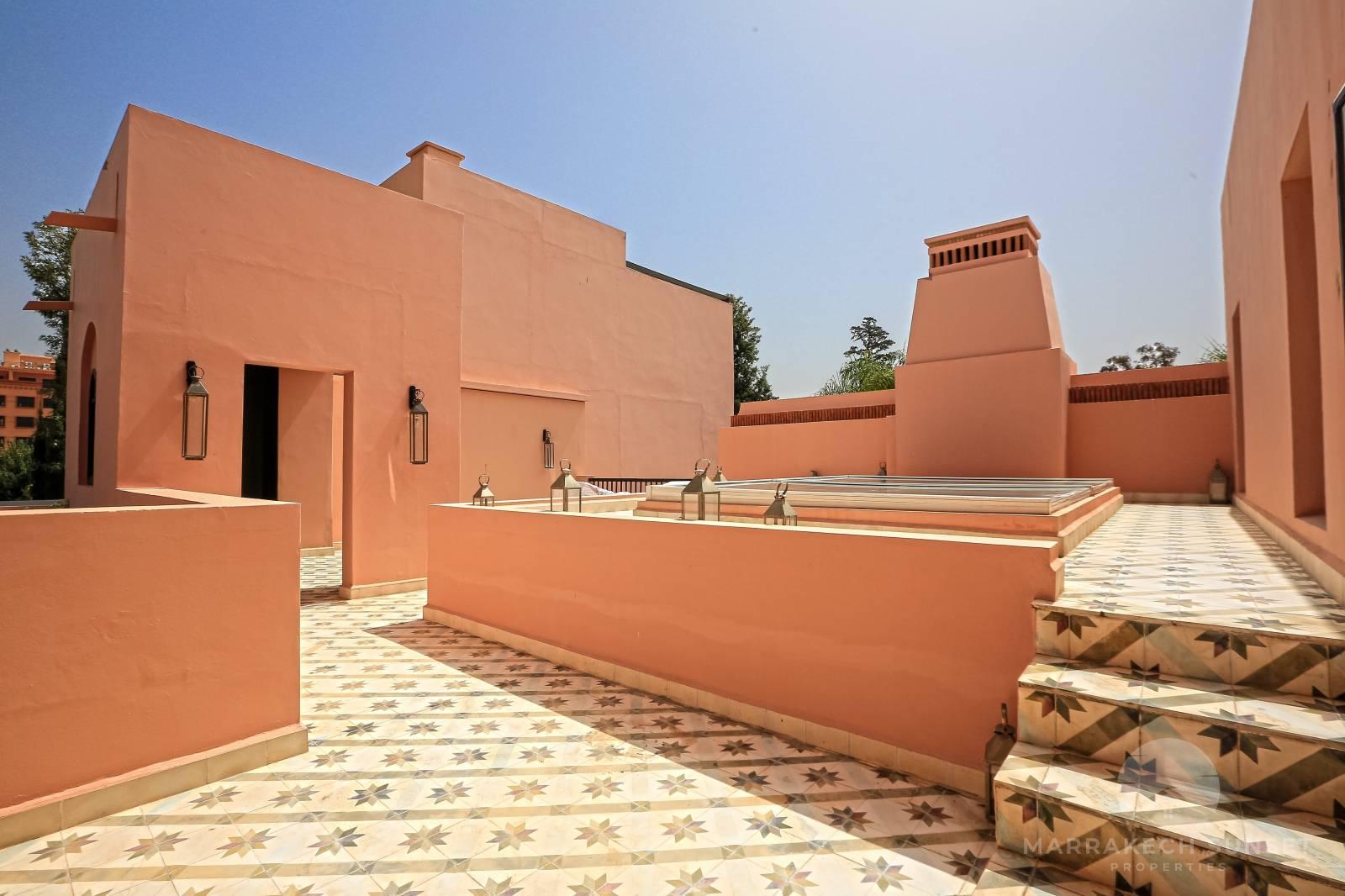 Élégant Riad style villa de 03 Chambres à vendre dans le complexe résidentiel de luxe The Four Seasons Marrakech.