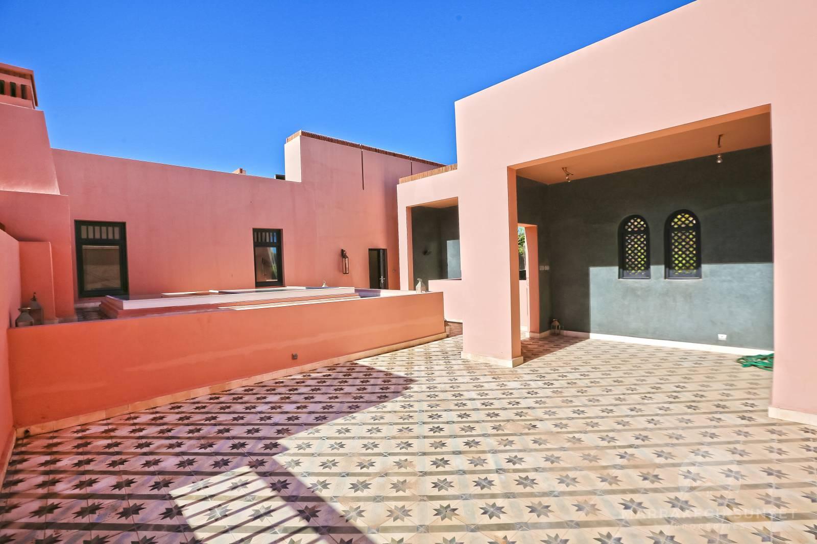 Élégant Riad style villa de 03 Chambres à vendre dans le complexe résidentiel de luxe The Four Seasons Marrakech.