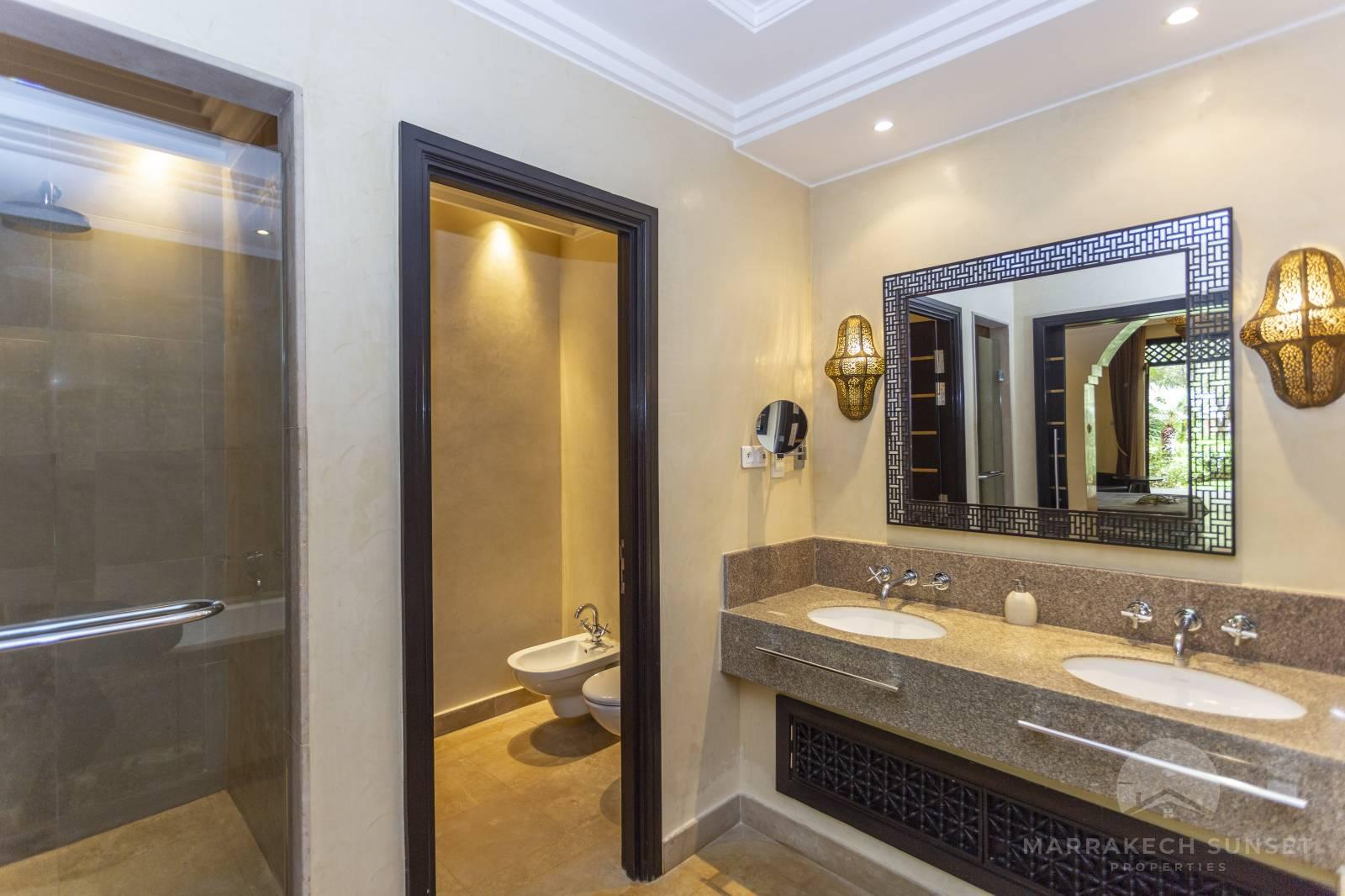 Villa de luxe unique et moderne de 02 chambres à vendre à Marrakech dans un complexe résidentiel