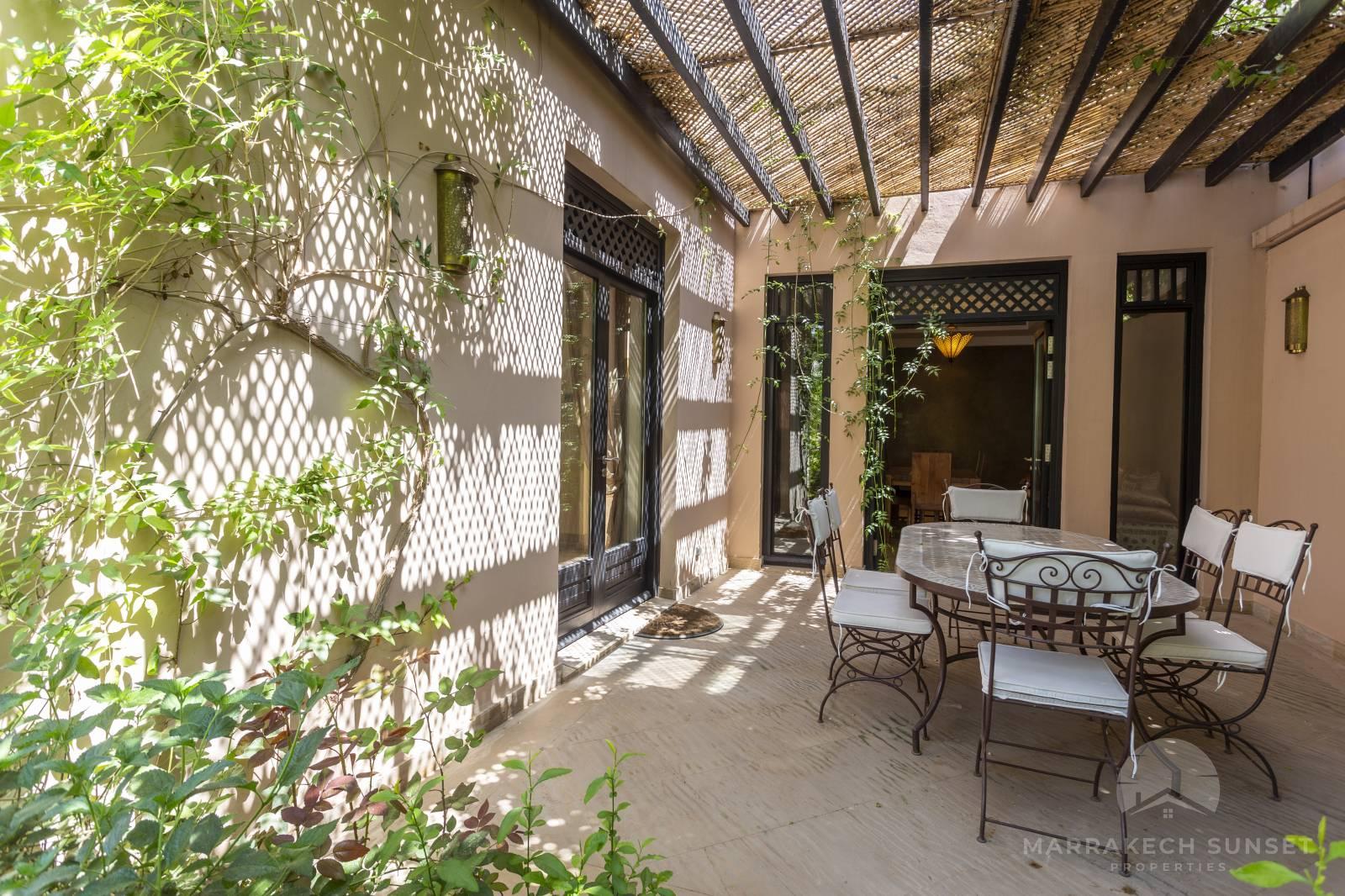 Villa de luxe unique et moderne de 02 chambres à vendre à Marrakech dans un complexe résidentiel