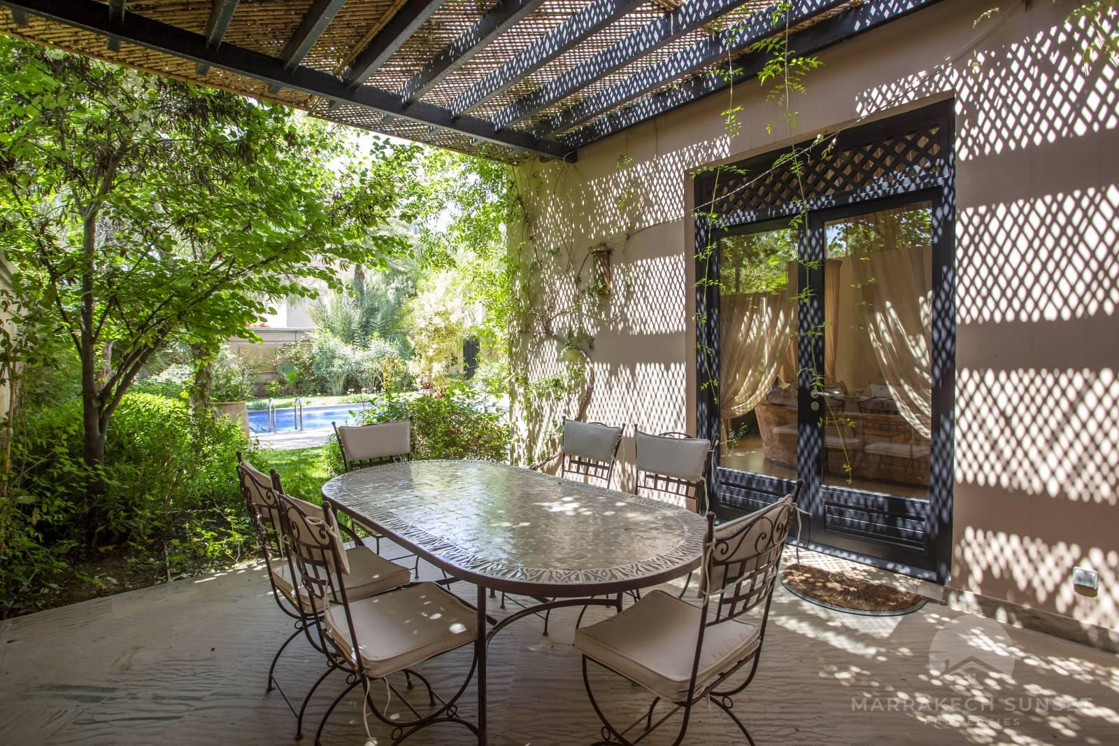 Villa de luxe unique et moderne de 02 chambres à vendre à Marrakech dans un complexe résidentiel