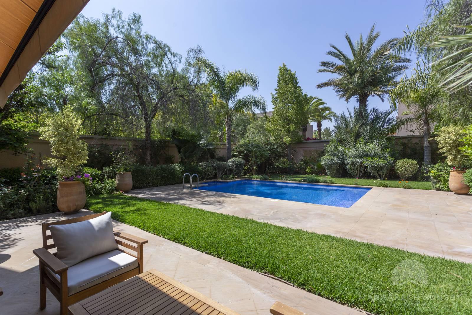 Villa de luxe unique et moderne de 02 chambres à vendre à Marrakech dans un complexe résidentiel
