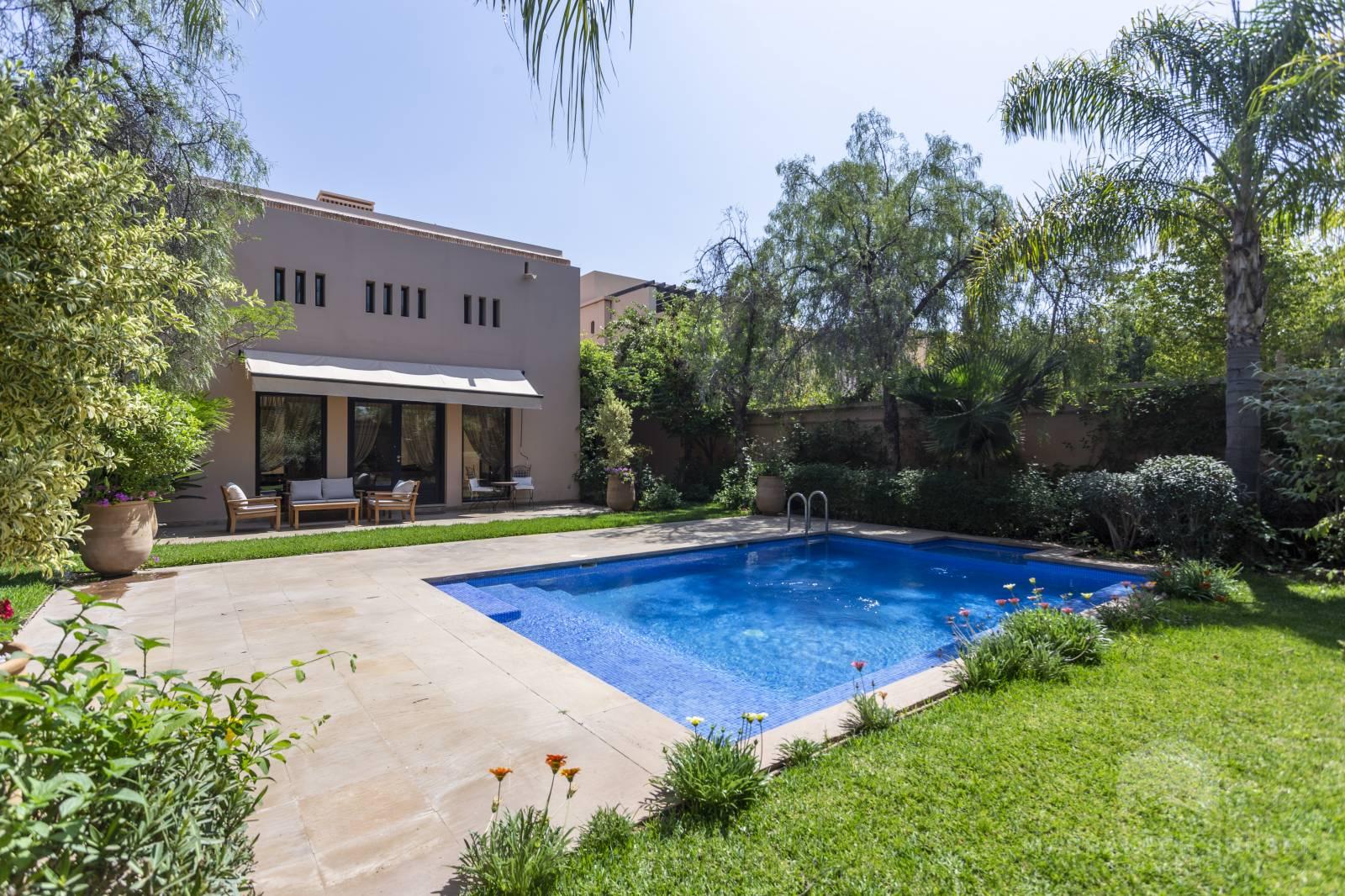 Villa de luxe unique et moderne de 02 chambres à vendre à Marrakech dans un complexe résidentiel