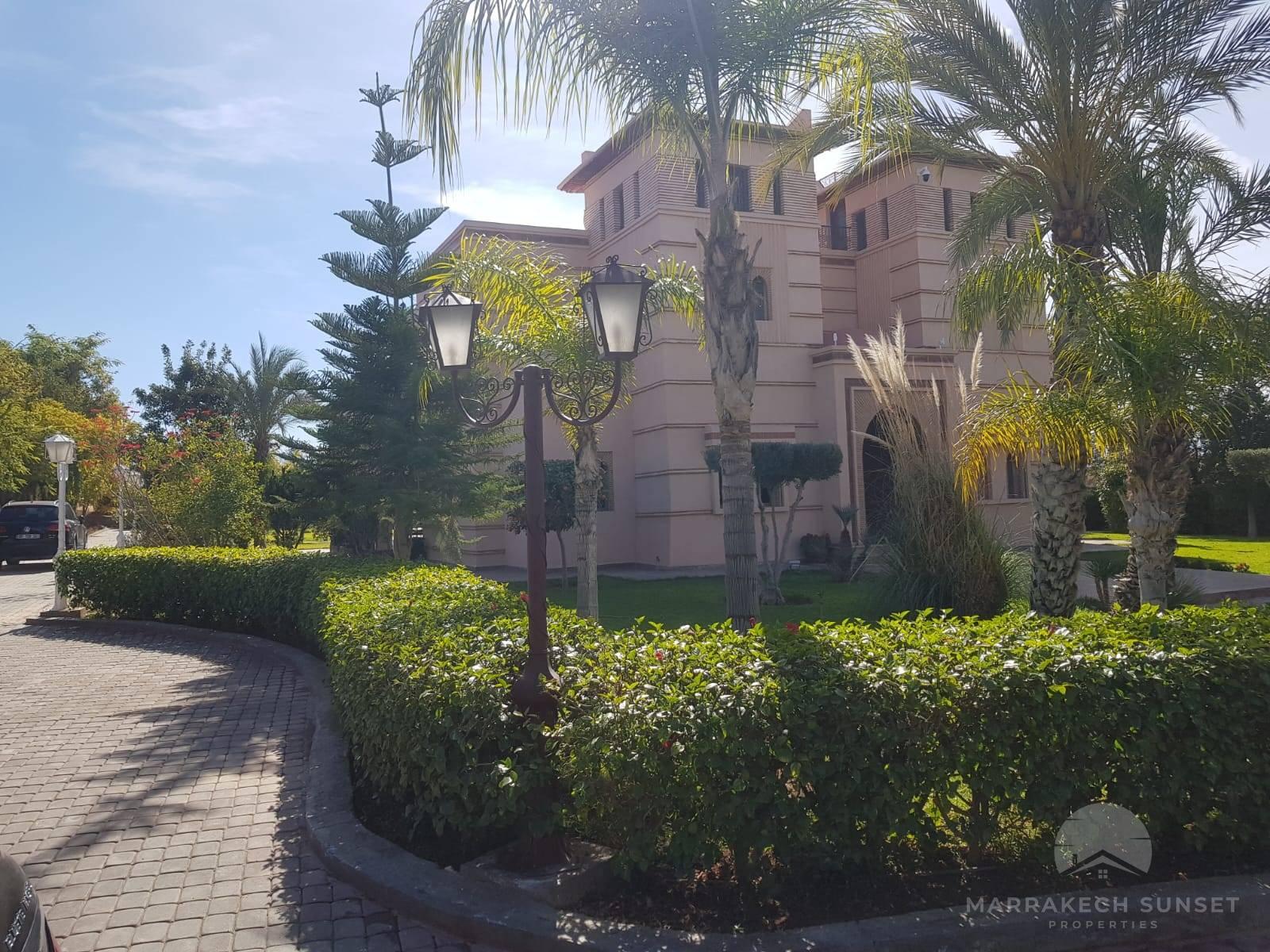 Luxury villa for sale with the view of the Atlas Mountains marrakech