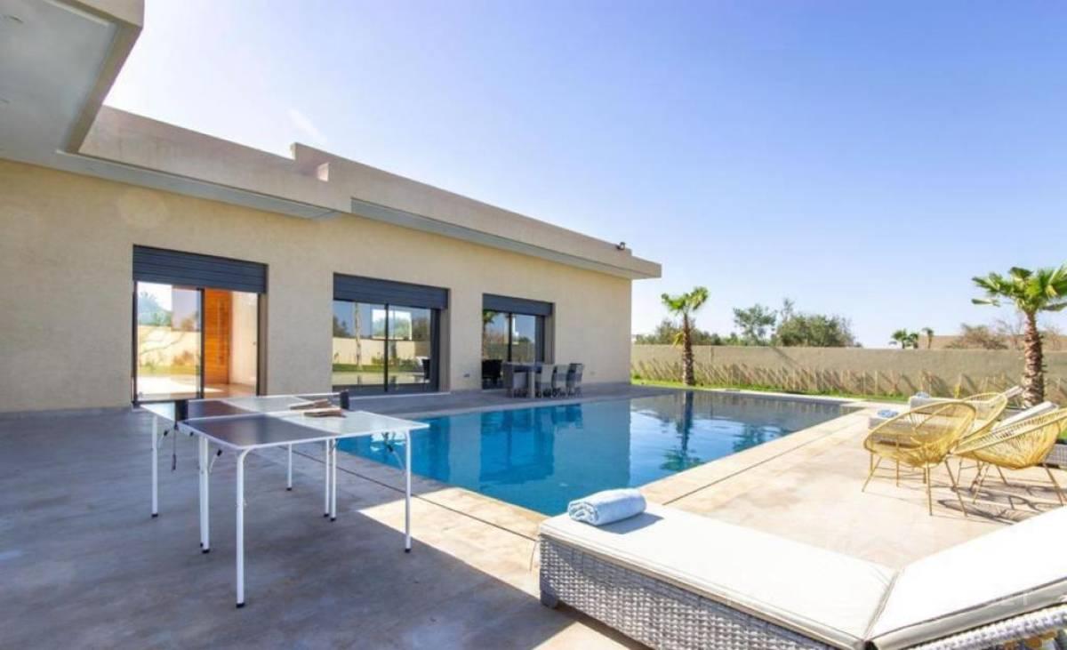 Beautiful villa for sale with pool in marrakech