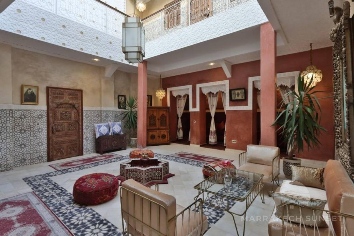 Authentic 7-Suite Riad with Guesthouse License Near Jemaa el-Fna