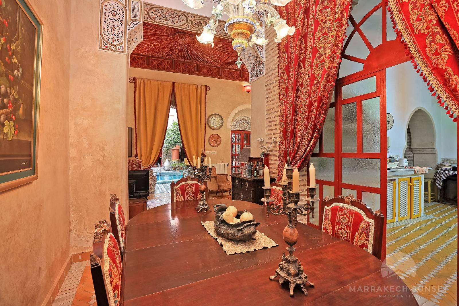 Beau Riad de 03 suites à vendre à Marrakech