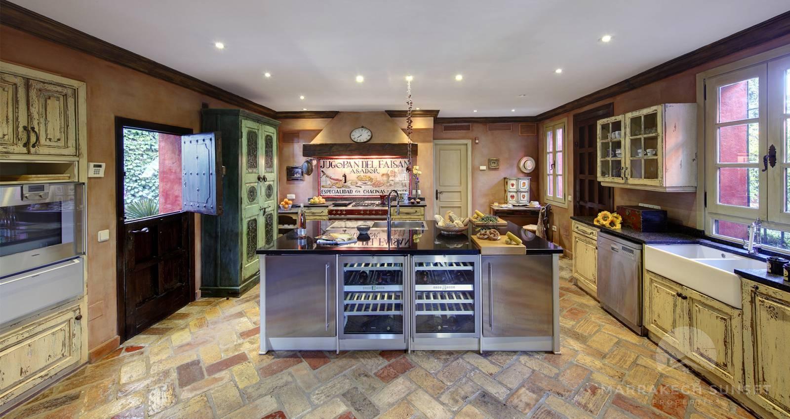 Luxury villa for sales by the Guadalquitón Nature Reserve