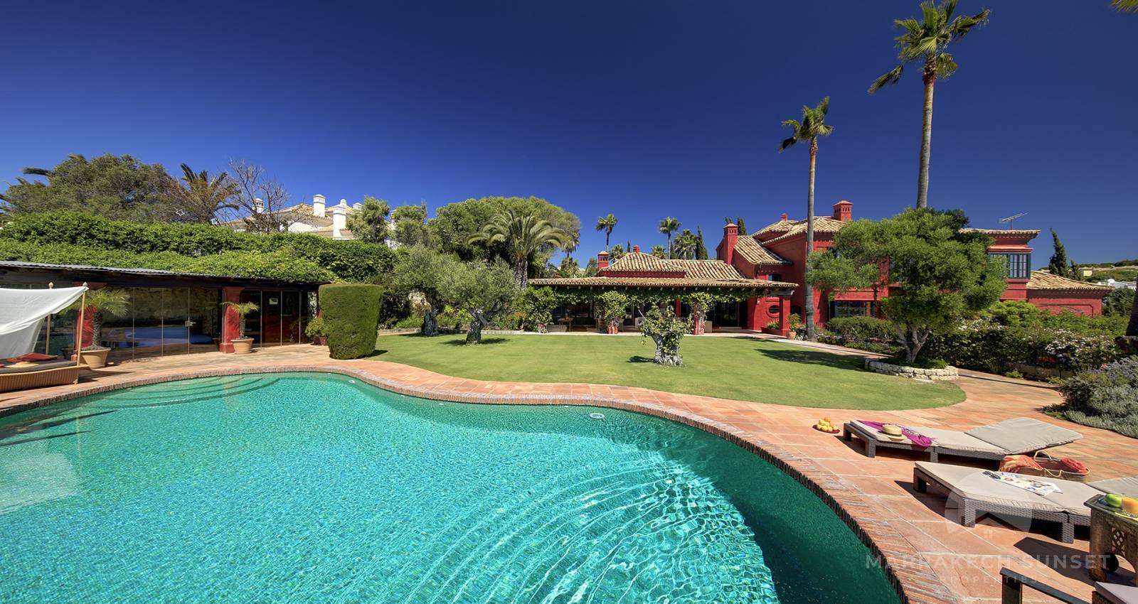 Luxury villa for sales by the Guadalquitón Nature Reserve
