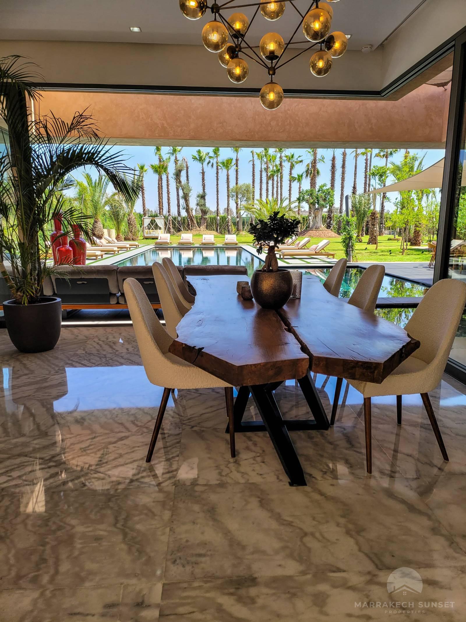 Elegant Contemporary Villa For Sale with 7 Suites Near Golf Royal – Marrakech