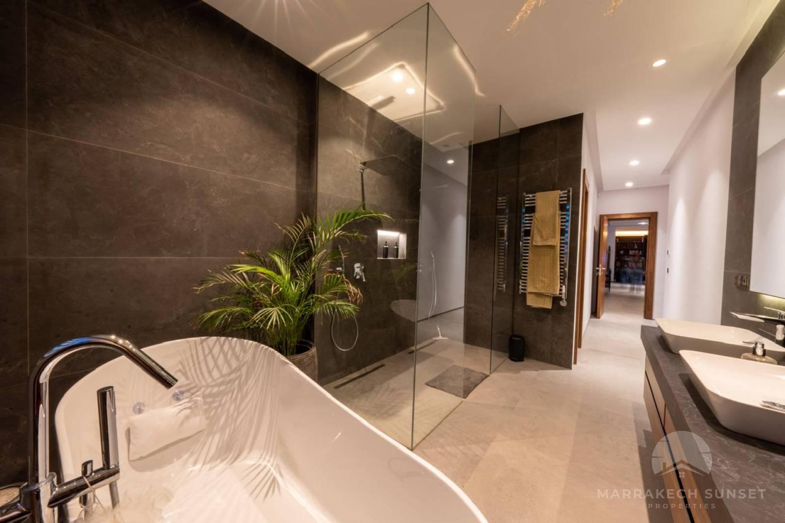 Luxurious Marrakech Villa of 5 suites for sale Frontline Golf 