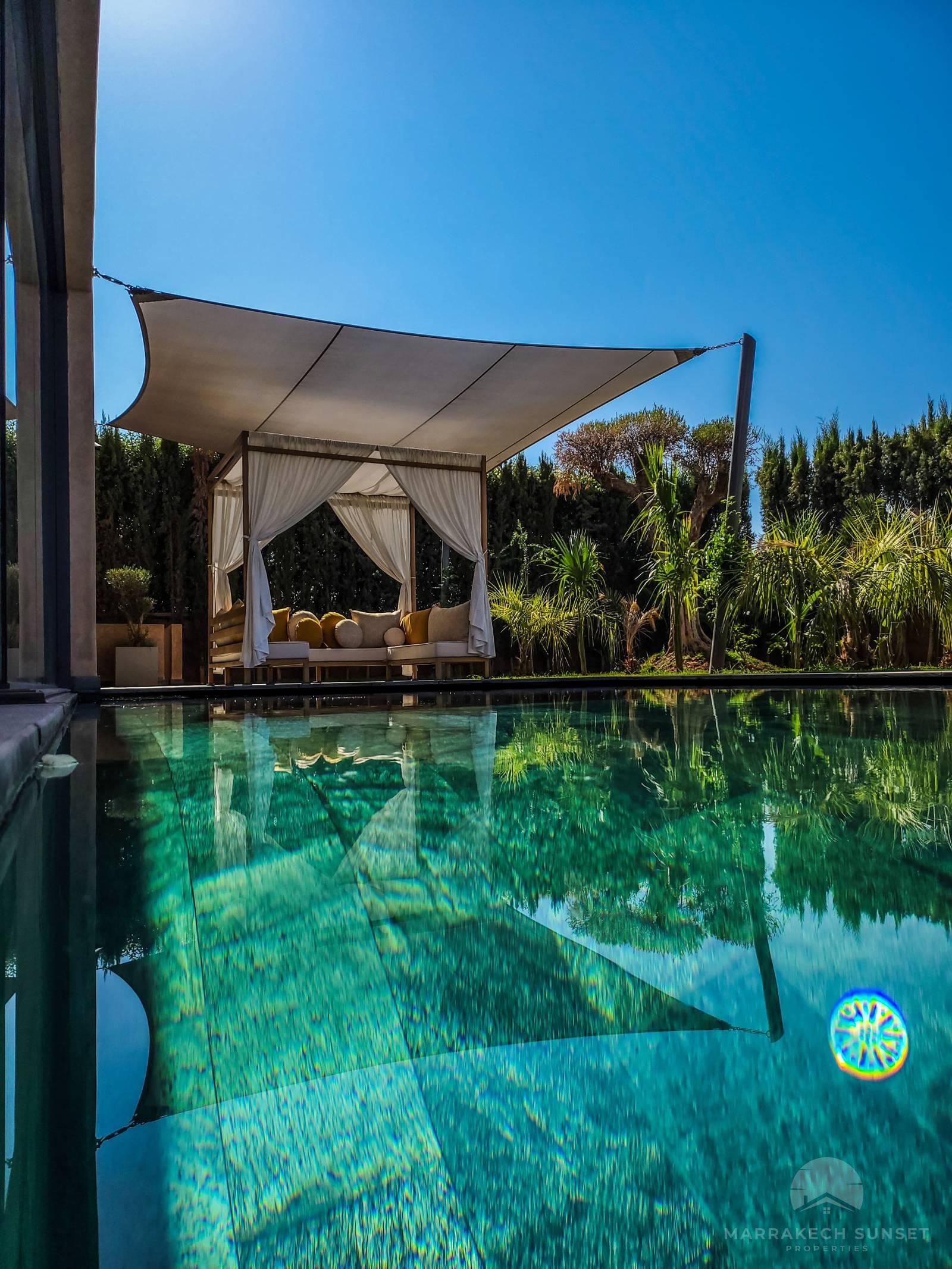 Elegant Contemporary Villa For Sale with 7 Suites Near Golf Royal – Marrakech