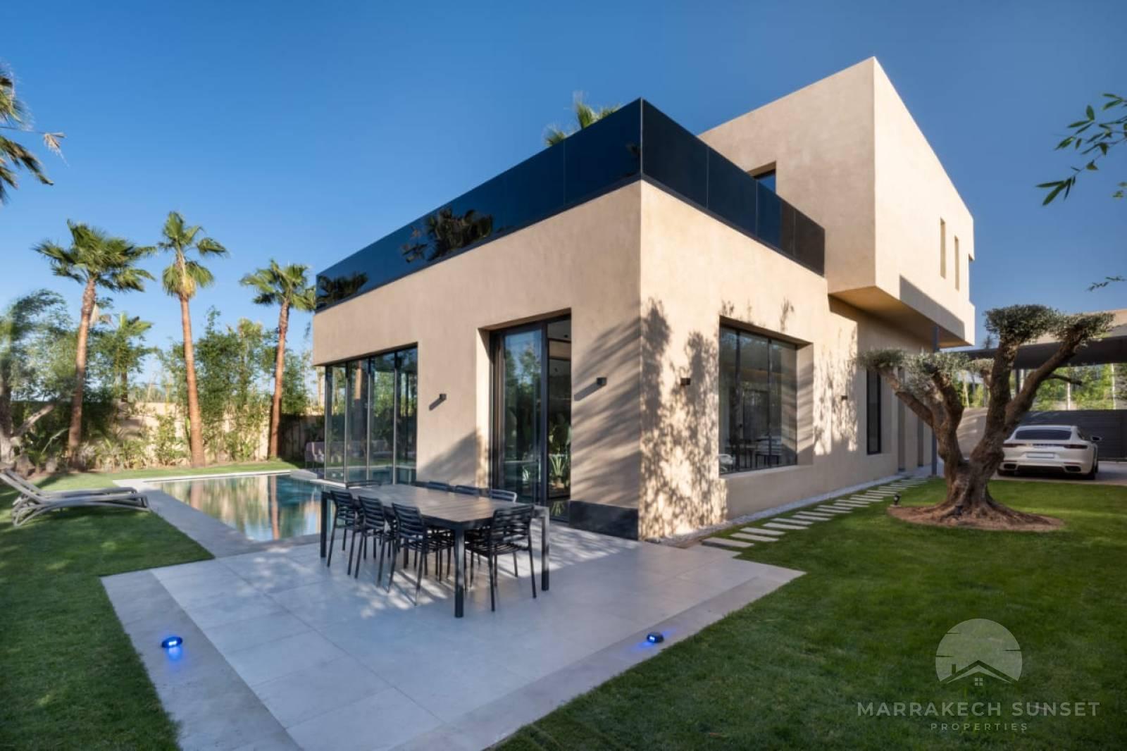  Modern 4-Bedroom Villa: Luxury Living in Marrakech's Prestigious Residence