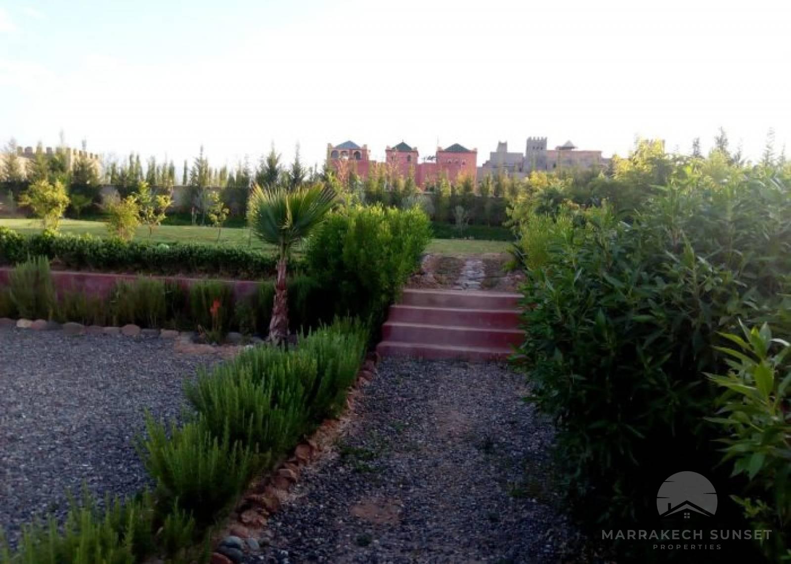 villa a vendre a marrakech de style berbère près d’un golf