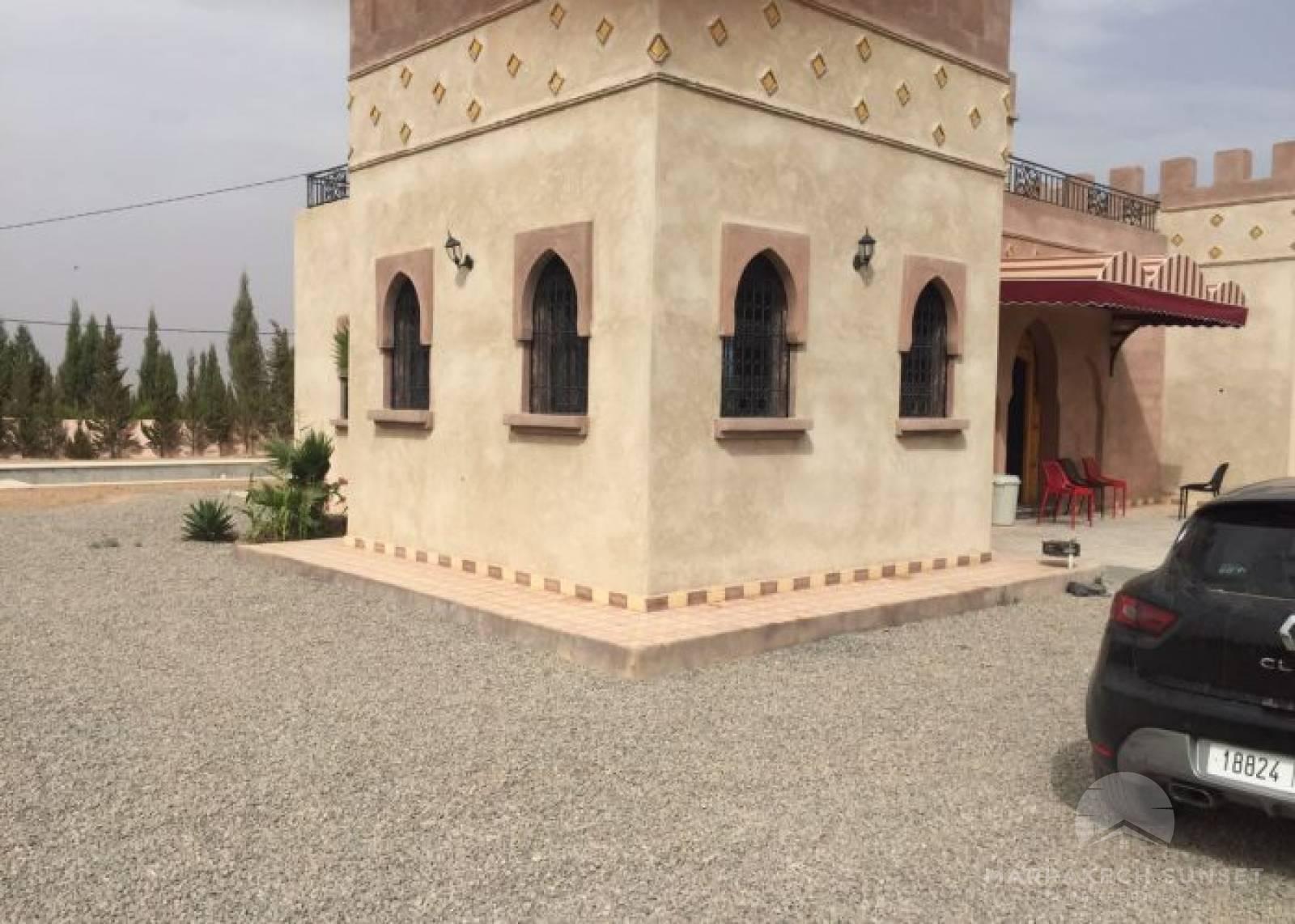 villa a vendre a marrakech de style berbère près d’un golf
