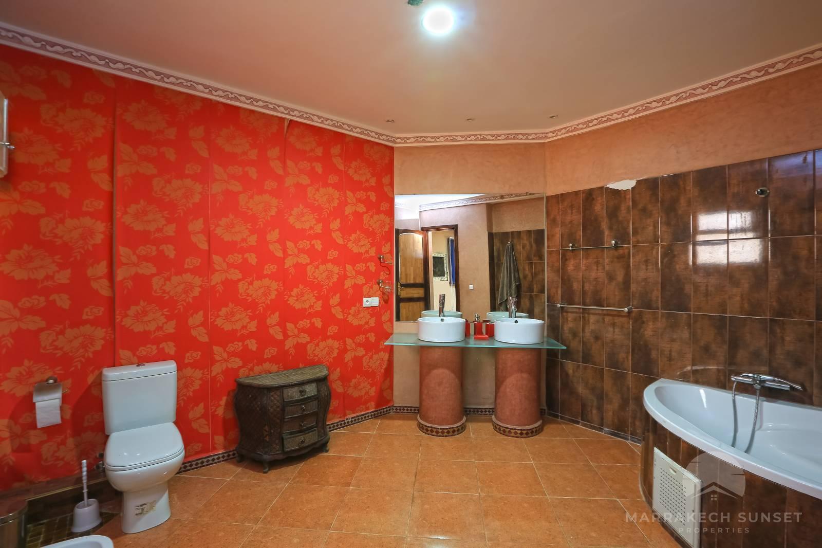 8 bedroom villa for sale Marrakech Amelkis golf club