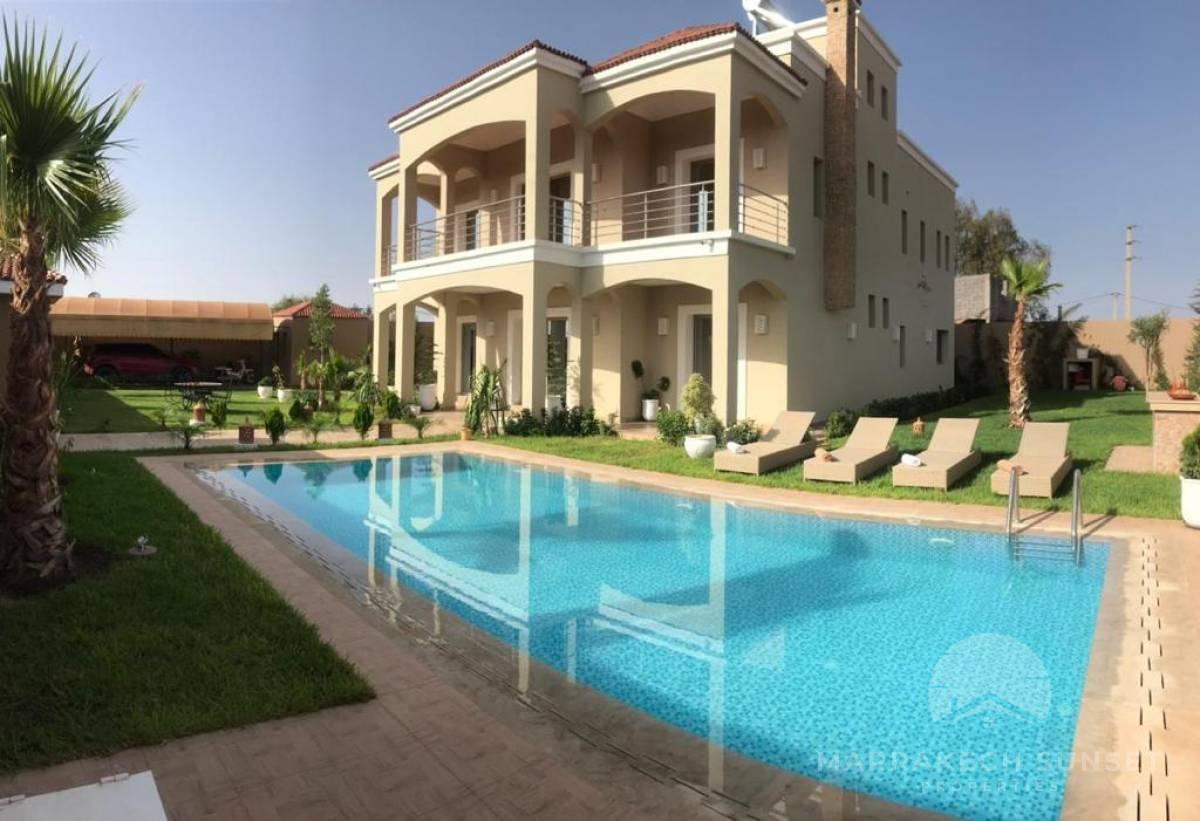 Villa de luxe à vendre à Marrakech proche du Golf de Fairmont Royal Palm Marrakech 