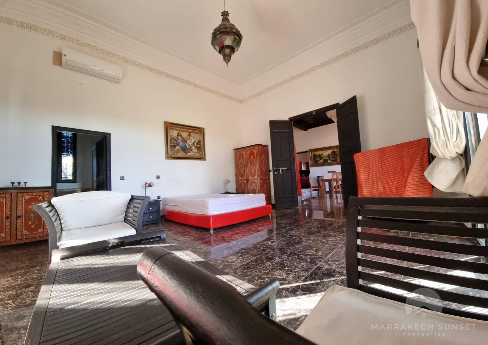villa exceptionnelle à vendre à  marrakech avec 04 chambres