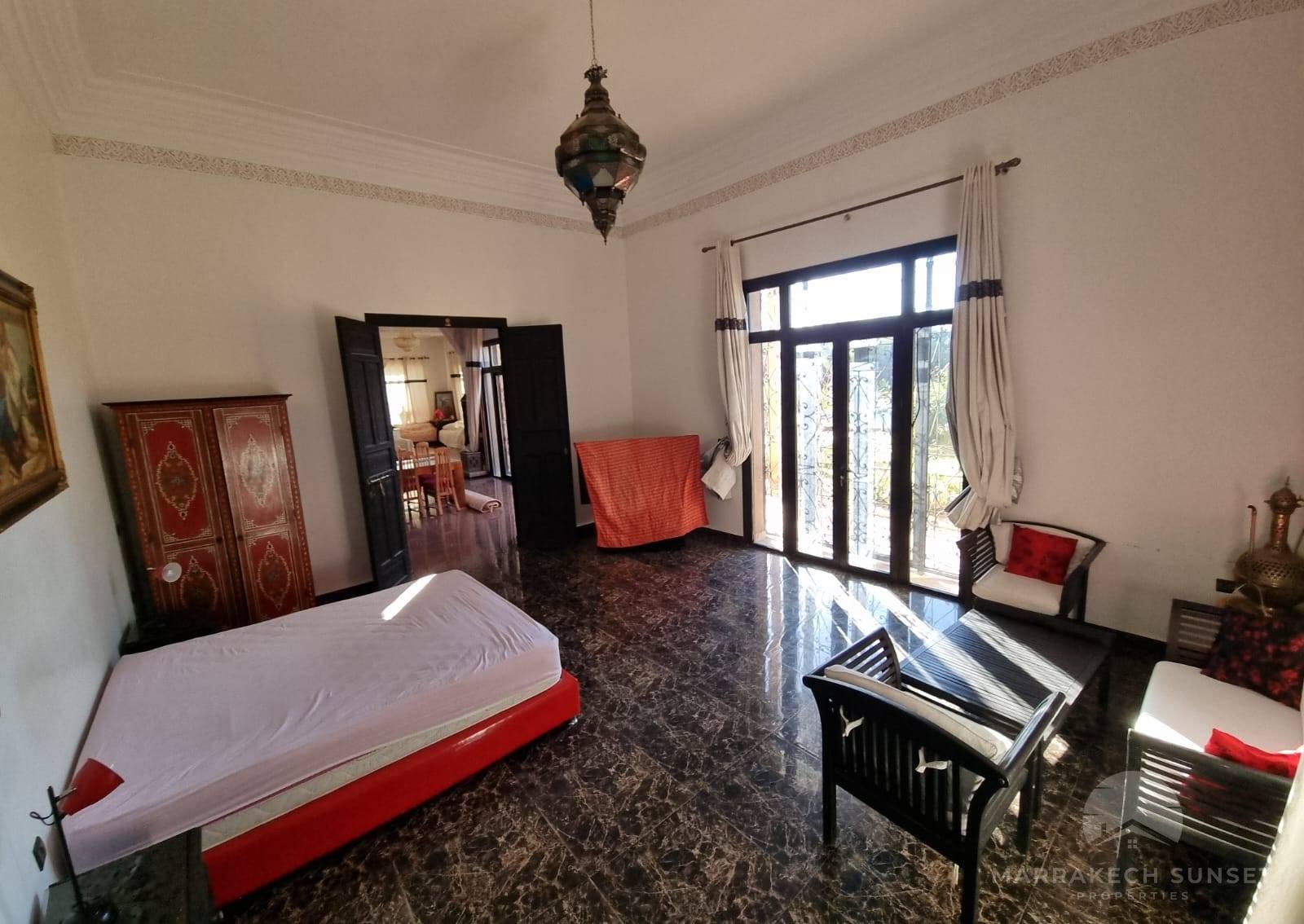 villa exceptionnelle à vendre à  marrakech avec 04 chambres