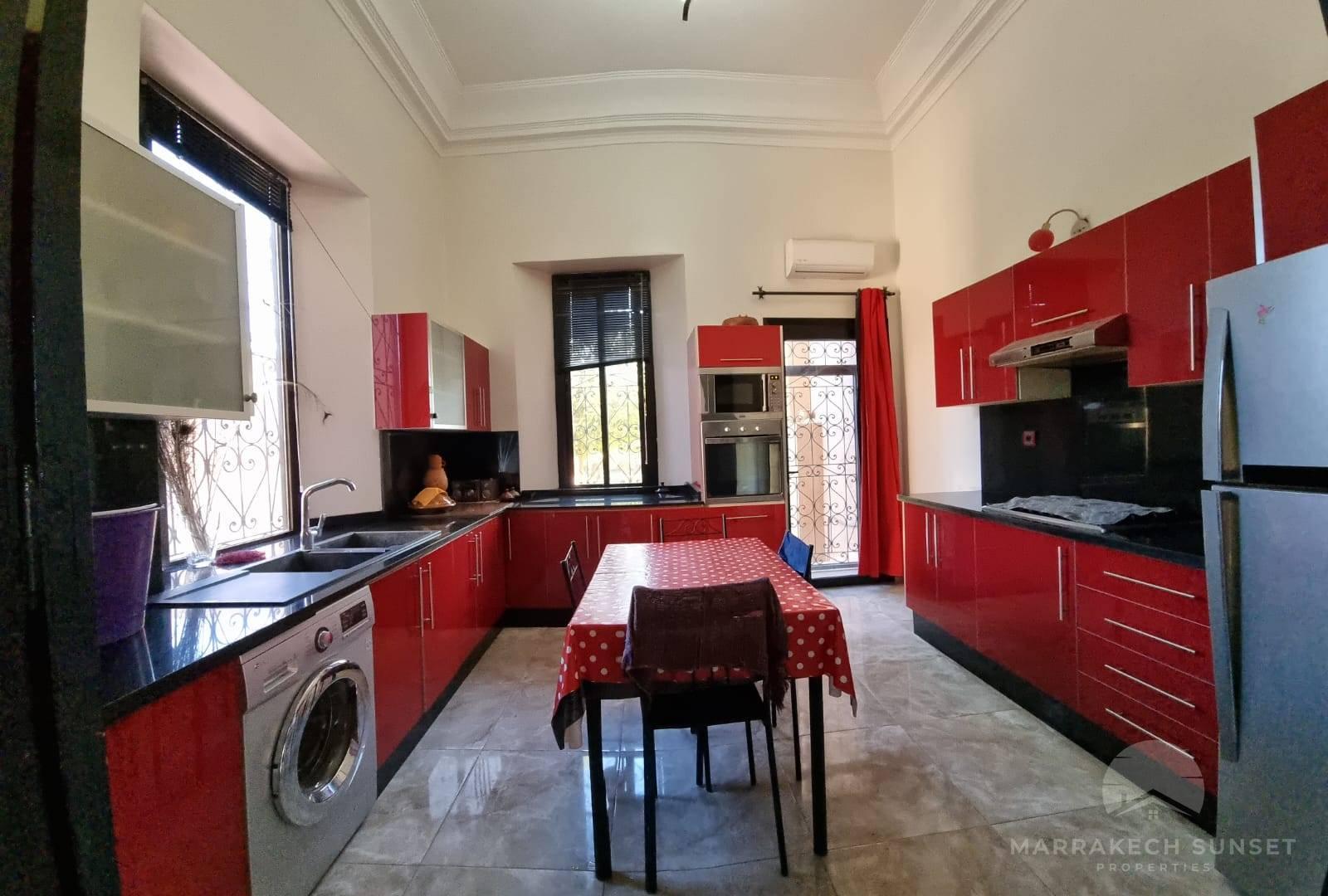 villa exceptionnelle à vendre à  marrakech avec 04 chambres
