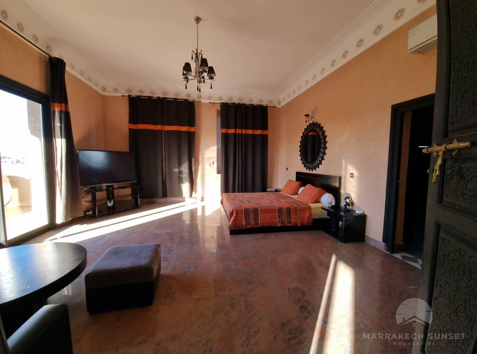 villa exceptionnelle à vendre à  marrakech avec 04 chambres