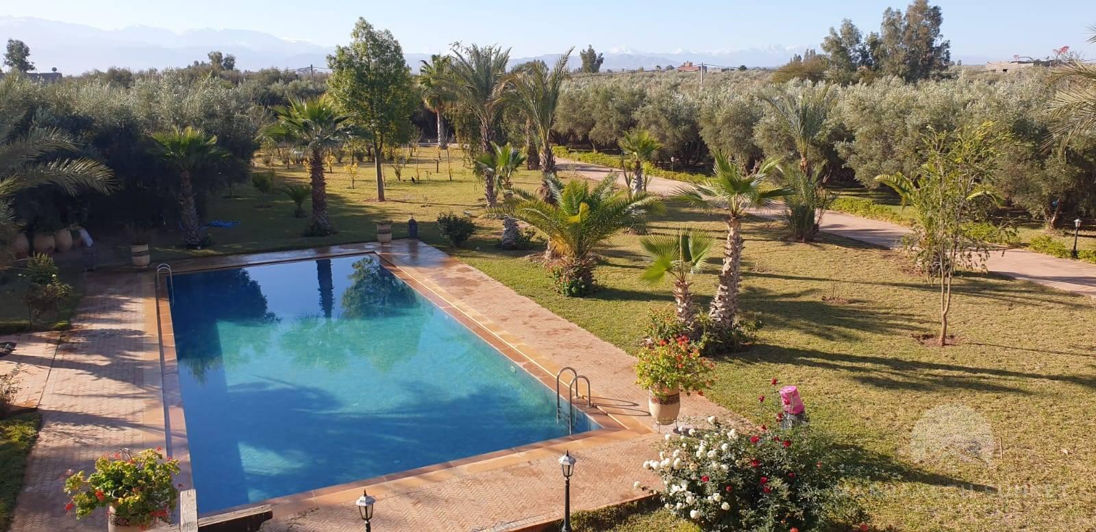villa exceptionnelle à vendre à  marrakech avec 04 chambres