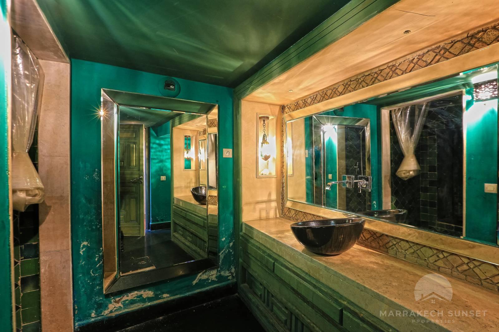 Superbe villa de luxe moderniste à vendre Marrakech dans la Palmeraie