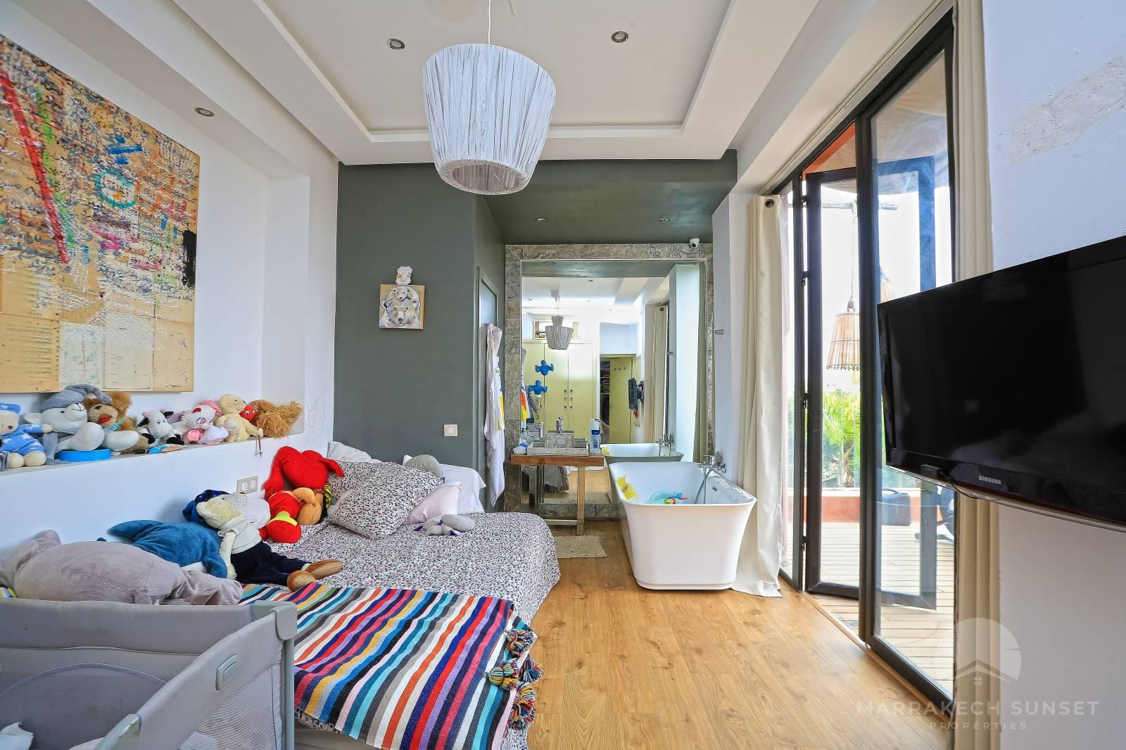 Superbe villa de luxe moderniste à vendre Marrakech dans la Palmeraie