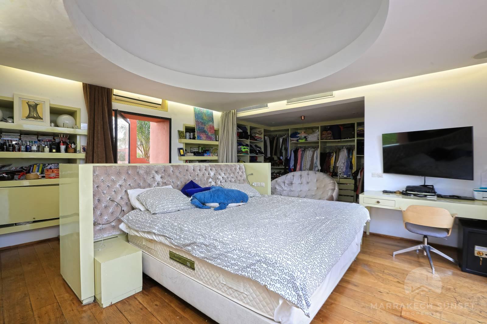 Superbe villa de luxe moderniste à vendre Marrakech dans la Palmeraie