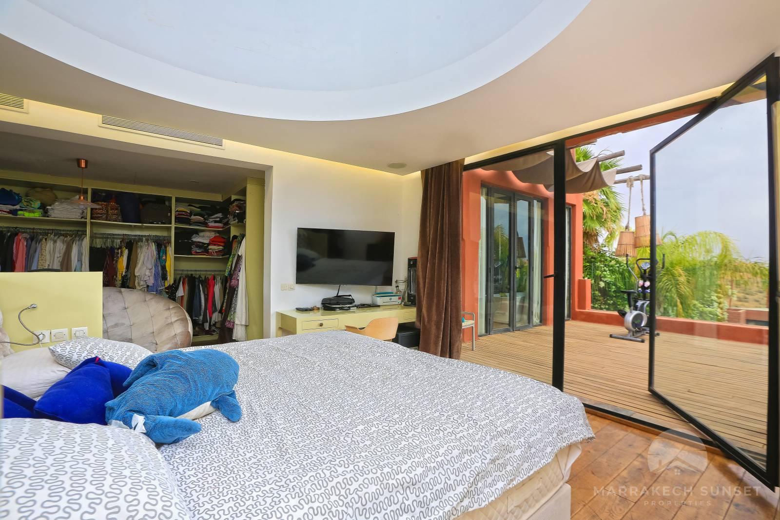 Superbe villa de luxe moderniste à vendre Marrakech dans la Palmeraie