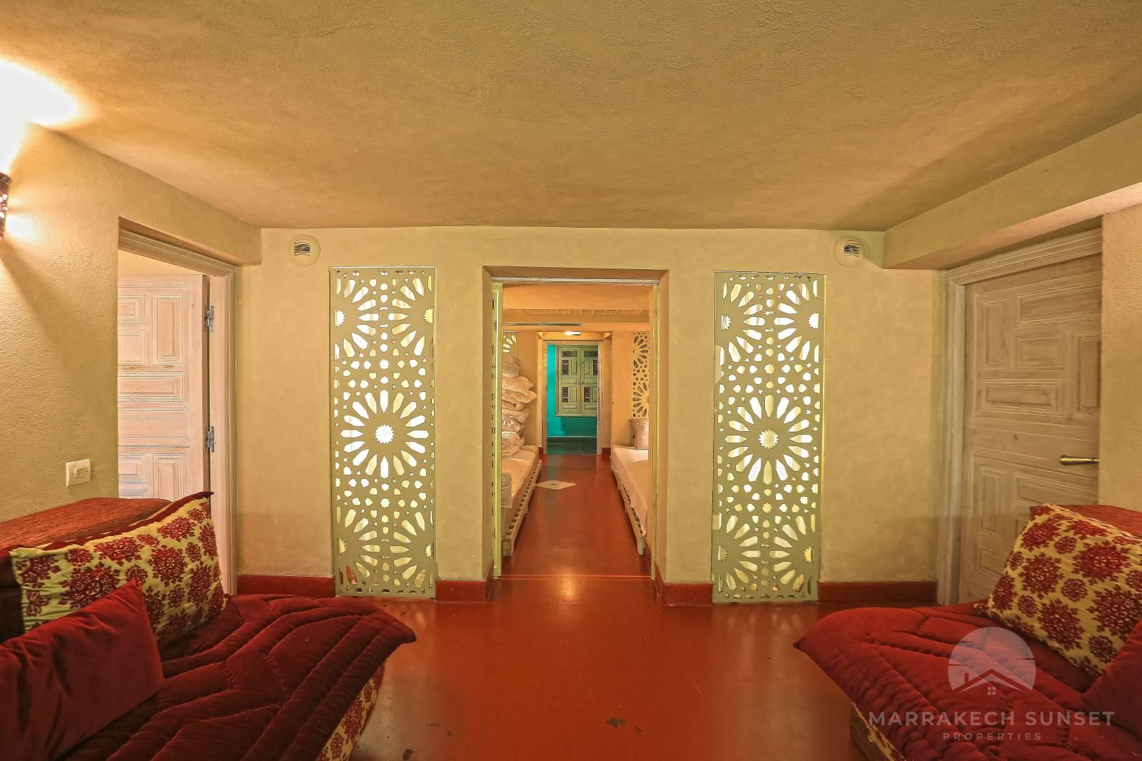 Superbe villa de luxe moderniste à vendre Marrakech dans la Palmeraie