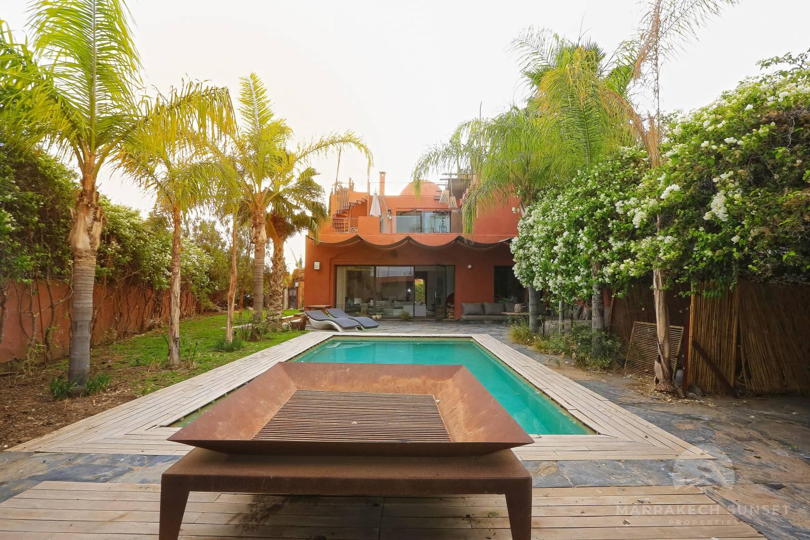 Superbe villa de luxe moderniste à vendre Marrakech dans la Palmeraie