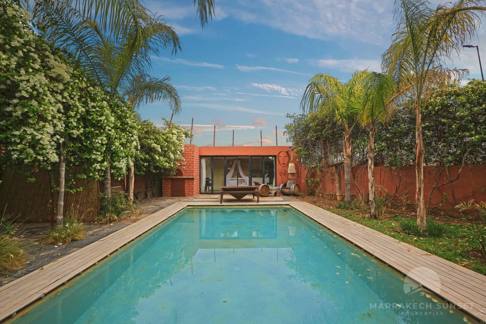 Superbe villa de luxe moderniste à vendre Marrakech dans la Palmeraie