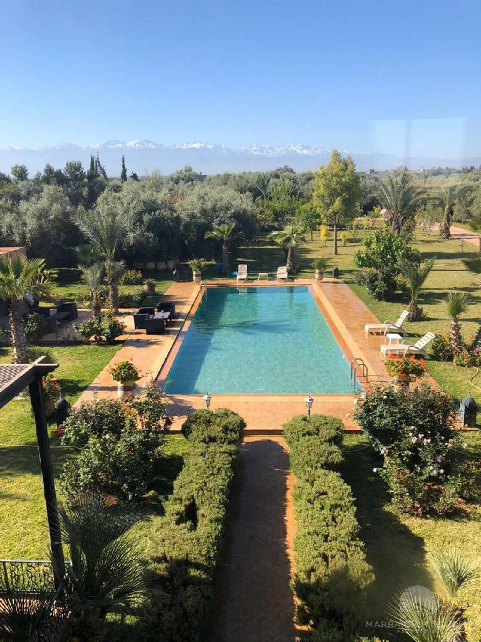 villa exceptionnelle à vendre à  marrakech avec 04 chambres