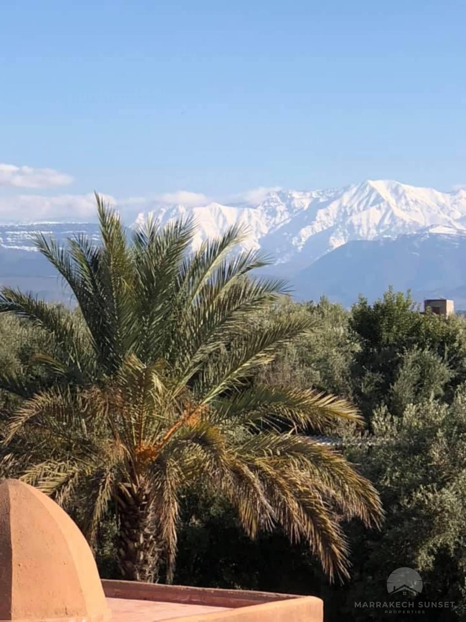 villa exceptionnelle à vendre à  marrakech avec 04 chambres