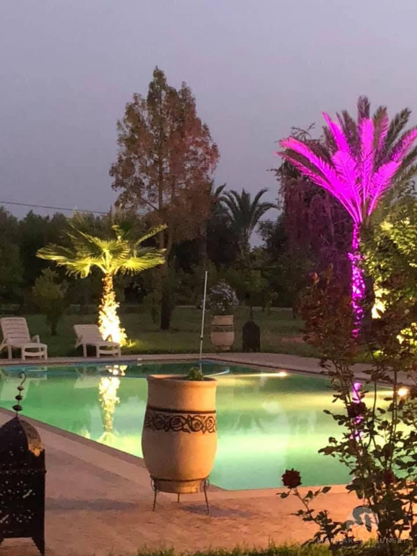 villa exceptionnelle à vendre à  marrakech avec 04 chambres