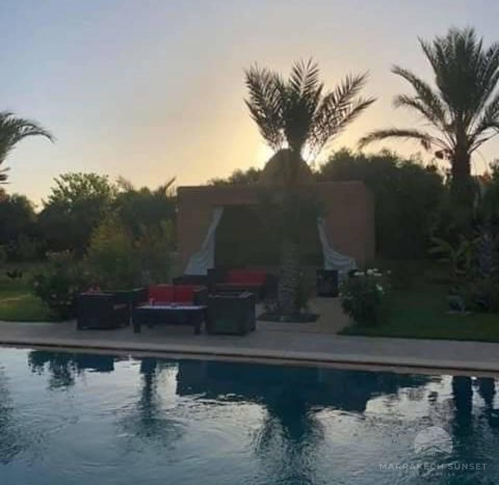 villa exceptionnelle à vendre à  marrakech avec 04 chambres