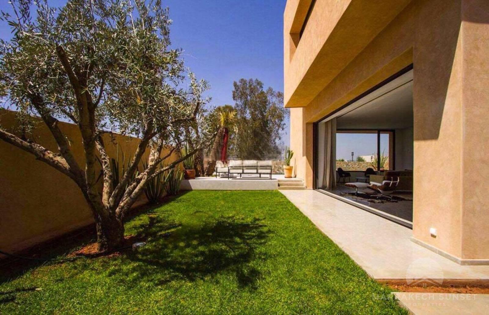 Modern Marrakech villa to Rent with pool in Amelkis golf club 